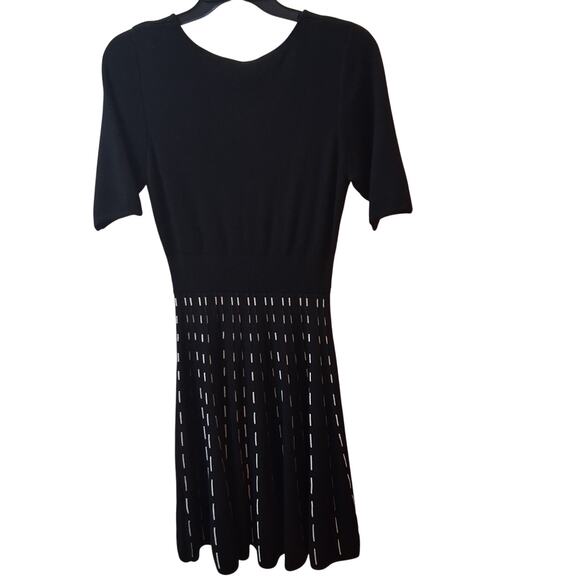 Taylor Black Knit Sweater Short Sleeve V-Neck Dress Fit and Flare Silhouette-L - Picture 7 of 10